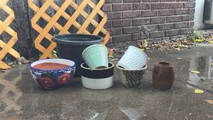 lot 306 image: Ceramic Planters Mixed Styles Colors