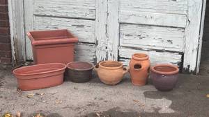 lot 307 image: Lot of 6 Terra Cotta Planters and Vessels Mixed Sizes