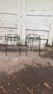 lot 310 image: 10 Inch Pot Stands