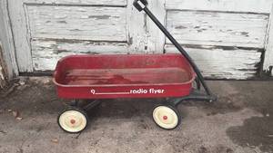 lot 318 image: Radio Flyer Red Wagon with Black Handle