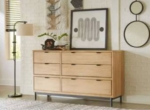 lot 25100 image: Ashley Furniture Freslowe Dresser - Retail $1,099