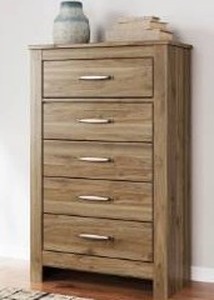 lot 25107 image: Ashley Furniture Zanbrook 5 Drawer Chest of Drawers - Retail $549