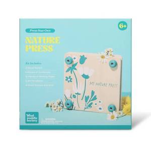 lot 2031 image: Mud Puddle Society Nature Press Garden Art Kit - Retail $14