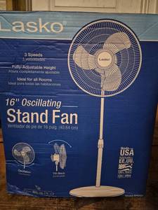 lot 141 image: Lasko 16  Oscillating Stand Fan  S16201