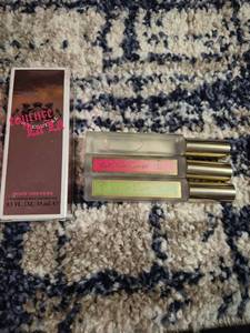 lot 146 image: Juicy Couture Fragrance Set Eau de Parfum Spray 0.5 fl oz 15 mL