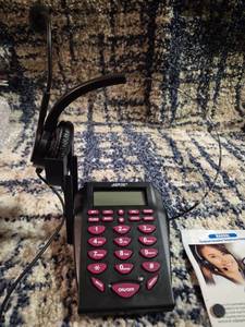 lot 160 image: AGPTEK Dialpad Headset Telephone HA0298