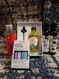 lot 172 image: Essential Oils & Carrier Oils Lot Provence Mindful Focus Set, Jojoba, Almond, Grapeseed