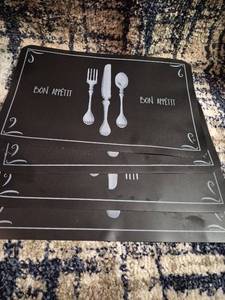 lot 177 image: Bon App�tit Placemat Set 4-Piece Black with Flatware Design