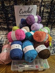 lot 208 image: Piccassio Crochet Kit with Yarn Balls, Tools, and Beginner Guidebook