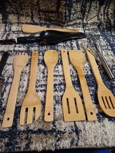lot 246 image: McCormick Kitchen Utensil Set 13 Piece Wooden Spoons Forks Whisk Grater