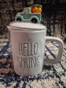 lot 257 image: Hello Spring Mug with Truck Lid Topper