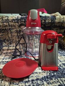 lot 260 image: Ninja Food Processor Red with Accessories