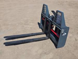 lot 6617 image: Handy Skid Steer Hydraulic Forks HF2T Model HF20605553