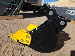 lot 6843 image: Lanch 20CM Mini Excavator Toothed Bucket IREAS