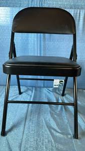 lot 2050 image: Peakform Vinyl Padded Folding Chair 18.3 L x 29.6 H x 19.7 D