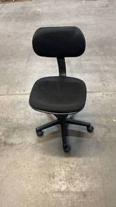 lot 3051 image: Black Office Chair with Backrest and Casters