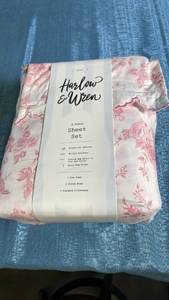 lot 3067 image: Full Microfiber Sheet Set Pink Floral