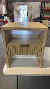 lot 8010 image: Target Accent Table Groove Dowel 249-17-0034 23.25in H x 20in W x 18in D