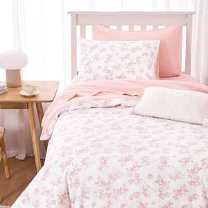 lot 442140 image: Wake In Cloud - Cottagecore Duvet Cover Set, Floral Vintage Flower Shabby Chic Coquette Aesthetic for Women Teen Girls, Soft Lightweight Bedding, 3-Piece, Pink, TwinTwin XL Size