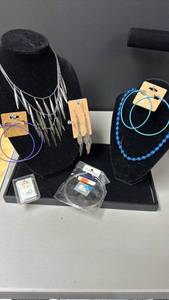 lot 113 image: Fashion Jewelry Lot - Necklaces and Earrings