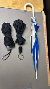 lot 132 image: Lot of 3 Umbrellas Compact and Standard Blue White Black