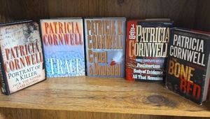 lot 707 image: Patricia Cornwell 5 Books Lot including 1st Editions of Portrait of a Killer and Trace (books may or may not have an Ex Libris this Book Belongs To sticker on first page)