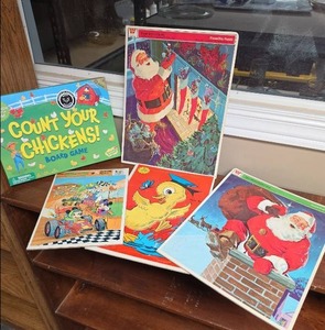 lot 733 image: Lot of 4 Vintage Puzzles and a Count Your Chickens game