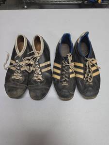 lot 753 image: 2 Pairs Vintage Mens Cleats - metal cleats are size 9. The other pair is 8.5