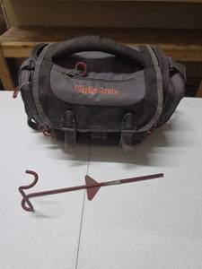 lot 771 image: Ugly Stik Fishing Tackle Bag with Fishing Rod Holder