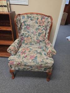 lot 4 image: Upholstered Wingback Chair Floral Print - 27 W x 30 D x 40.5 H  Seat Height 19