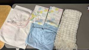 lot 202 image: Baby Blankets and Linens Lot 5 pieces
