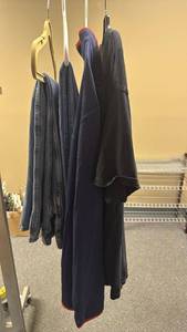 lot 214 image: Mens clothing - two 3x tops and two 42x30 jeans