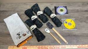 lot 514 image: Halloween Kitchen Bundle with Towels, Spatulas, spooky sound CDs, Napkins, and Napkin Rings