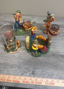lot 522 image: Autumn Harvest Scarecrow Figurine Candle Holders Collection