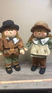 lot 524 image: Handmade Fabric Pilgrim Dolls Pair with Braided Hair - weighted at bottom to stand up easily