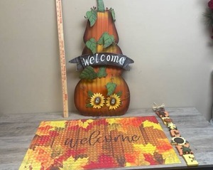 lot 526 image: Fall Welcome Pumpkin and Leaf Door Mat with Wall Decor