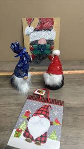 lot 554 image: Gnome Holiday Decoration Set with Canvas Art, two small stuffed Gnomes and Gift Bag