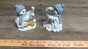 lot 559 image: Snow Buddies Candle Holder Figurines 2-Piece Lot