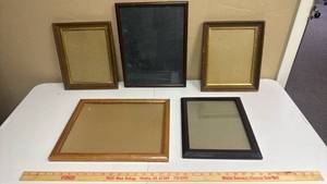 lot 640 image: Lot of 5 Empty Picture Frames Various Sizes and Finishes