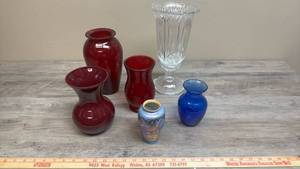 lot 653 image: Decorative Glass Vase Lot - 6 Pieces  - Red, Blue, Clear