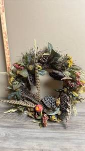 lot 670 image: Decorative Wreath with Dried Flowers, Berries, Pinecones and Botanicals