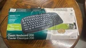 lot 302 image: Logitech Classic Keyboard 200 Wired USB Clavier Classique