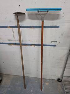 lot 803 image: Garden Tool Lot 2 Piece - Cultivator and Rake with plastic tines
