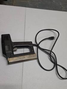 lot 816 image: Craftsman Electric Nail Gun Corded - powers on,  not tested with nails