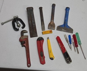 lot 822 image: Mixed Hand Tools - Wrenches, Chisels, Screwdrivers, Pipe Wrench, Clamp and more