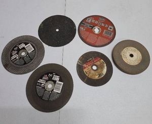 lot 825 image: Abrasive Cutting Wheels Lot of 6 Masonry Concrete Credo Vermont American