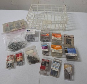 lot 846 image: Fasteners Hardware Assortment