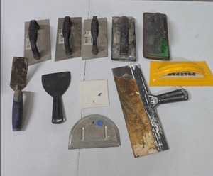 lot 849 image: Drywall Tool Lot 13 Pieces Taping Knives Trowels Scrapers