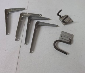 lot 865 image: Garage wall brackets and mountable tool brackets