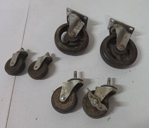 lot 868 image: Casters Wheels - two sets of 3 different sizes
